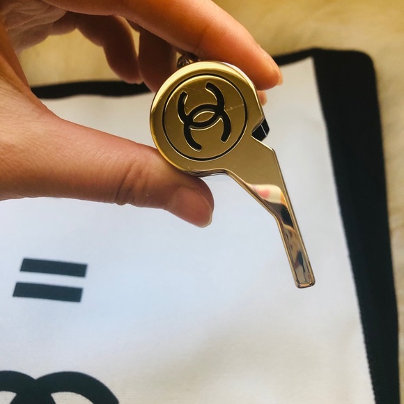 Pre loved authentic Chanel tote - Picture 5 of 16